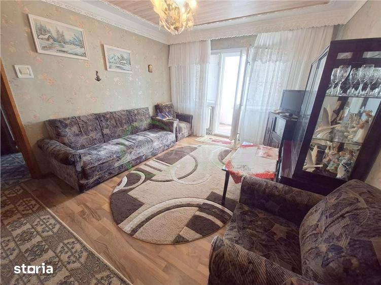 Apartament cu 3 camere în Mioriței