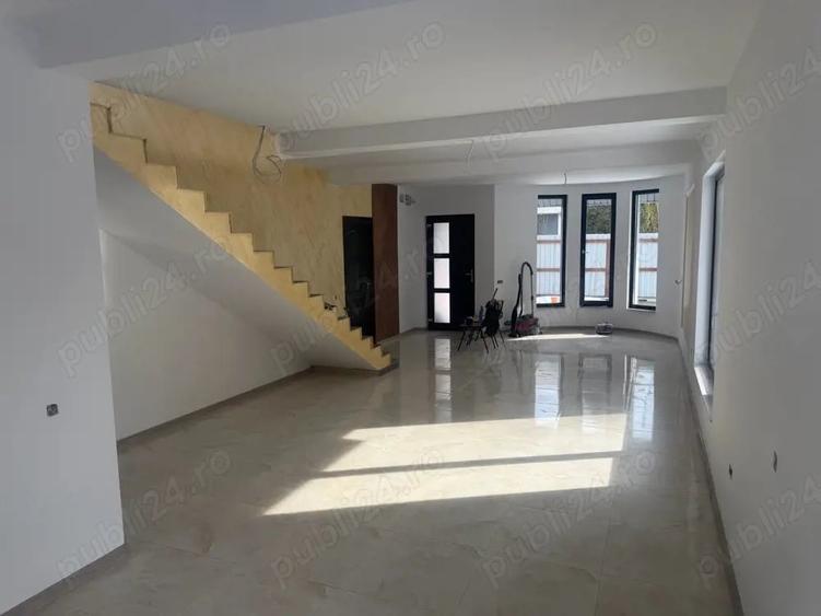 Casă cu 3 camere cu Teren 400 Mp în Costi