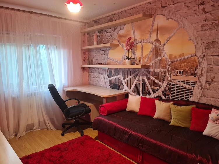 Apartament cu 3 camere decomandat în C5