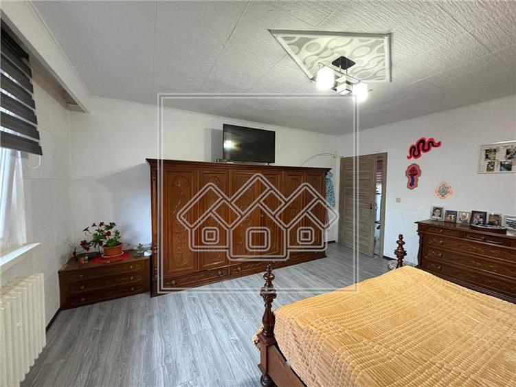 Apartament cu 4 camere decomandat în Lazaret