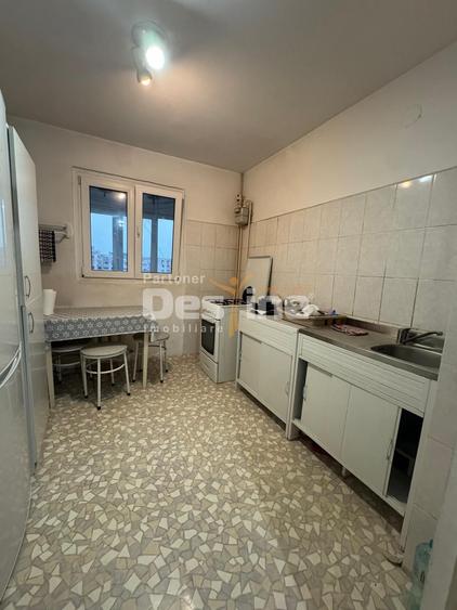 Apartament cu 3 camere decomandat, mobilat în Rahova