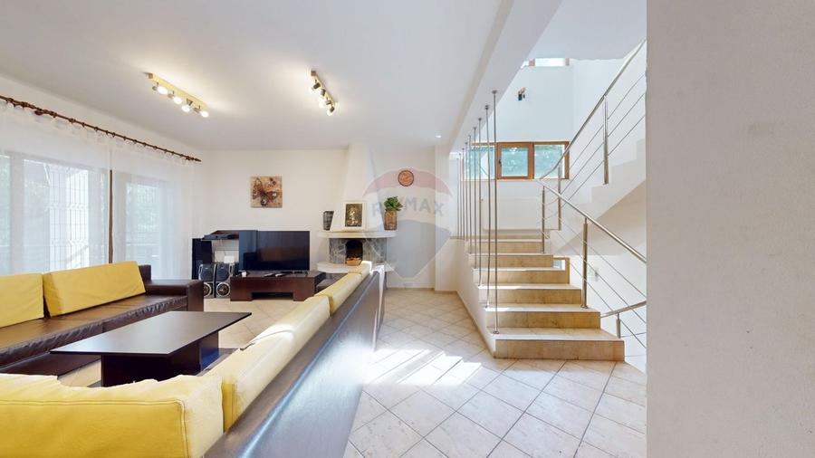 Casă individuală cu 5 camere cu Teren 745 Mp în Cioplea