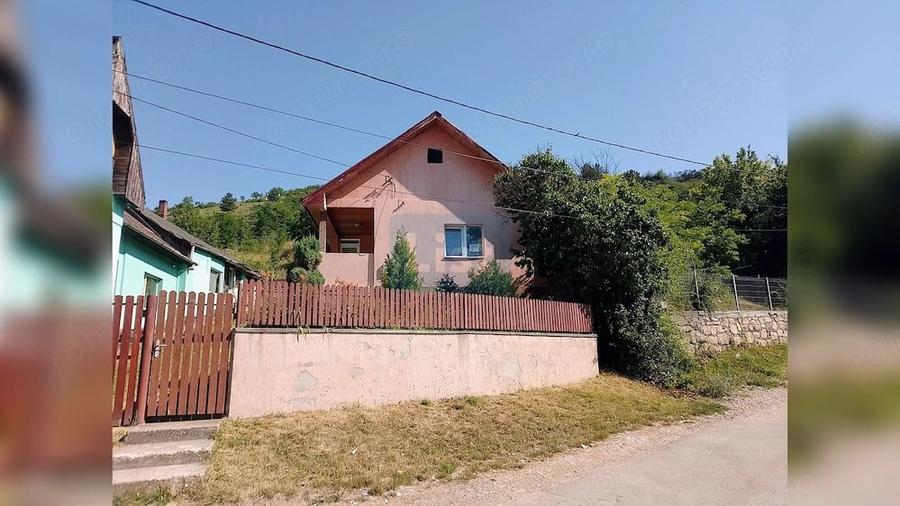 Casă cu 2 camere cu Teren 830 Mp în Suceagu