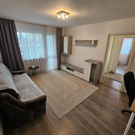 Apartament cu 2 camere semidecomandat în Gemenii