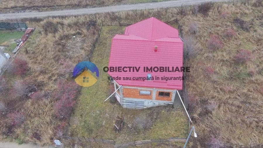 Vila la rosu  + teren 500 mp de vânzare – Zona Fermelor - 2