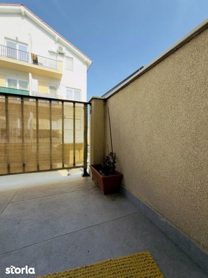 Apartament cu 3 camere decomandat în Girocului