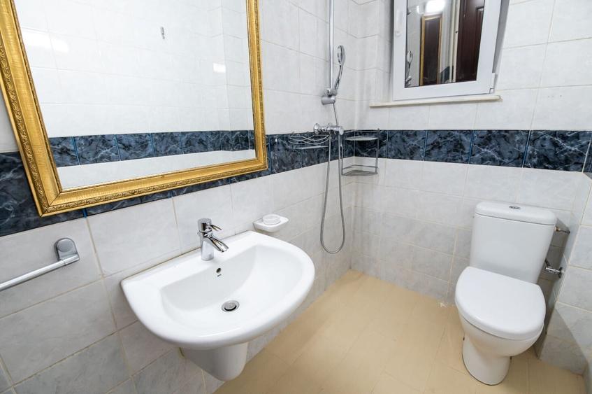 Casă individuală cu 22 camere cu Teren 719 Mp în Băneasa