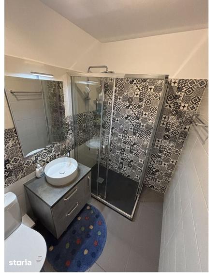 Apartament cu 3 camere, mobilat în Metalurgiei
