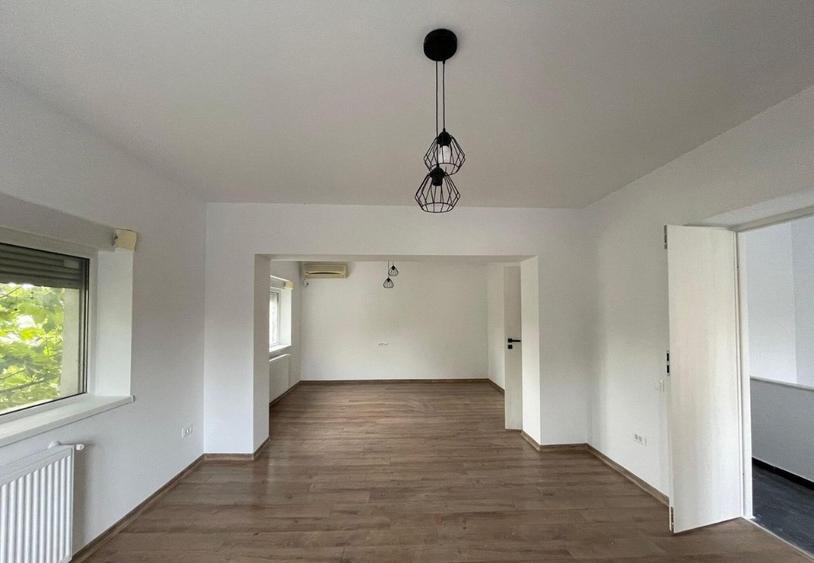 Casă cu 6 camere cu Teren 250 Mp în Unirii