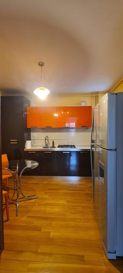 Apartament cu 3 camere semidecomandat în Clucerului