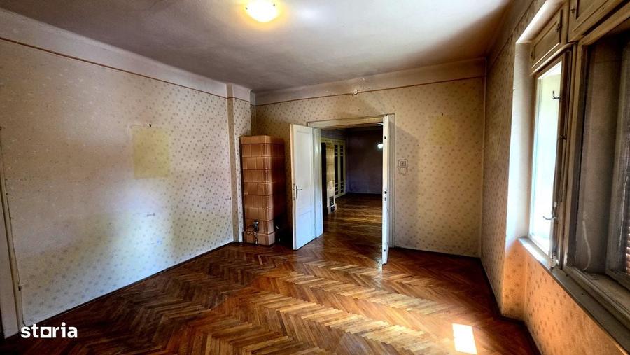 Apartament cu 4 camere în Sub Arini