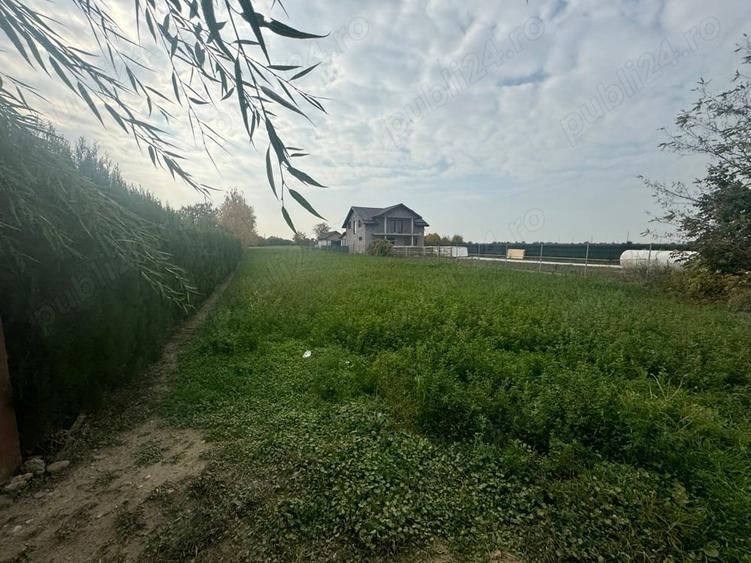 Teren de 2500 mp, în Mălăiești