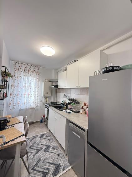 Apartament cu 2 camere decomandat în Militari