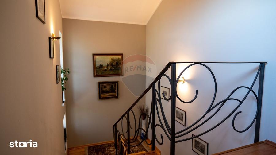 Casă cu 5 camere cu Teren 529 Mp în Balotești