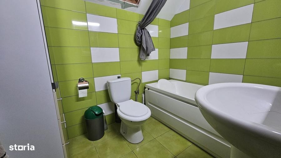 Casă cu 4 camere în Breazu