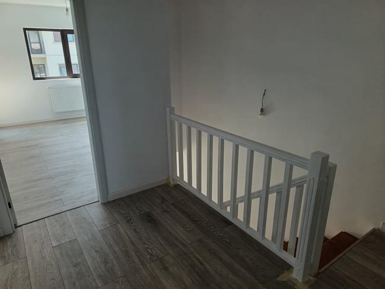 Duplex cu 4 camere cu Canalizare în Valea Lupului
