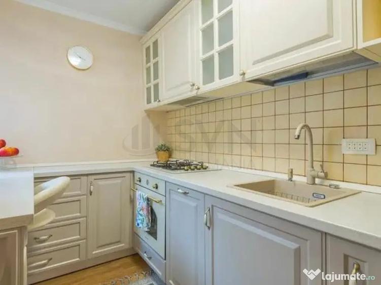 Apartament cu 3 camere semidecomandat în Ultracentral