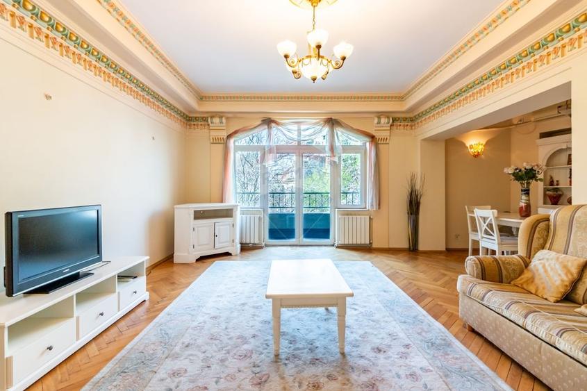 Apartament cu 4 camere decomandat, mobilat în P-ța Amzei