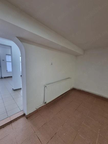 Spațiu comercial, de 80 mp, în Nord