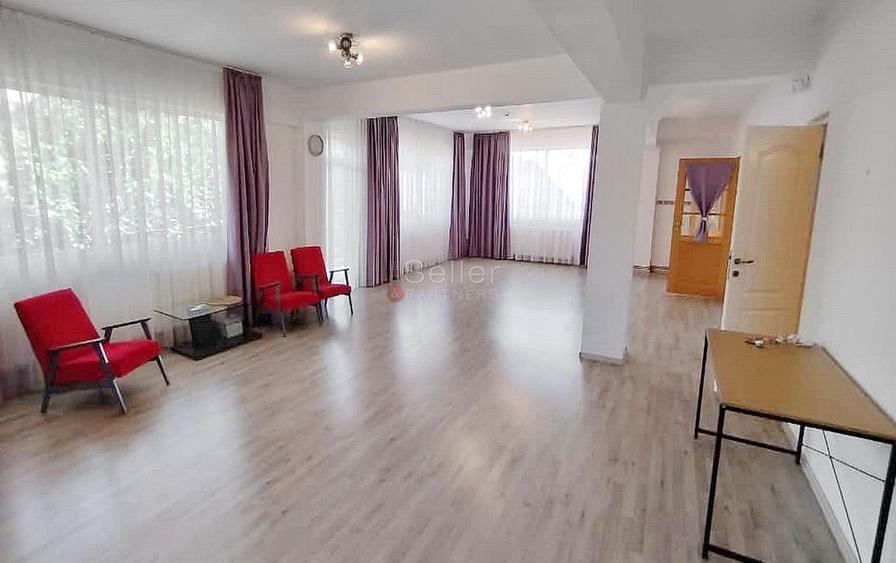 Birou, de 400 mp, în Brașovul Vechi