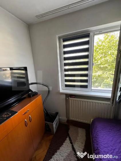Apartament cu 3 camere semidecomandat în Mureșeni