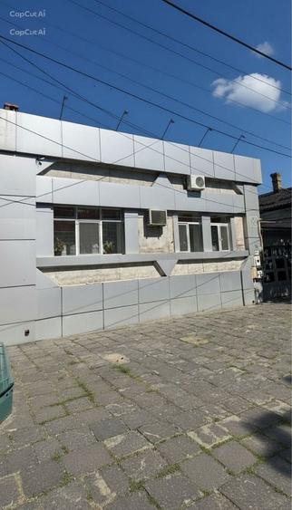 Casă cu 4 camere în Nicolae Bălcescu