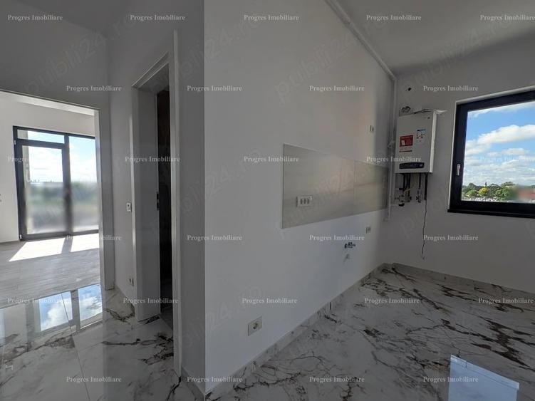 Apartament cu 3 camere decomandat în Est