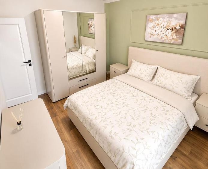 Apartament cu 2 camere decomandat în Calea București