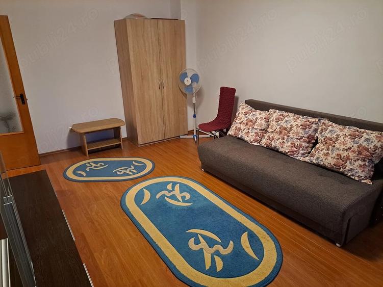 Apartament cu 3 camere decomandat în Faleza Nord