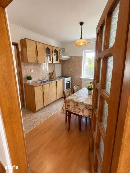 Casă cu 3 camere cu Teren 2300 Mp în Central