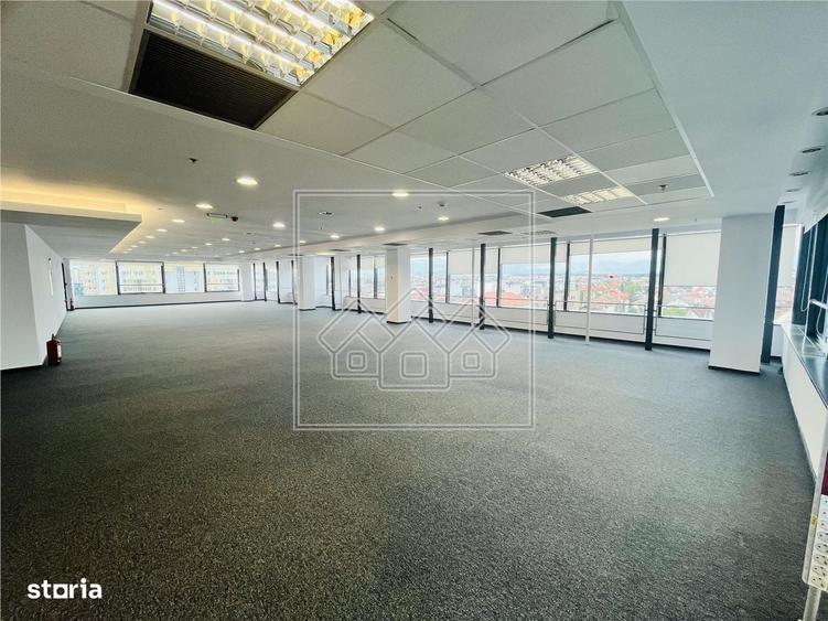 Spațiu comercial, de 510 mp, în Paltin