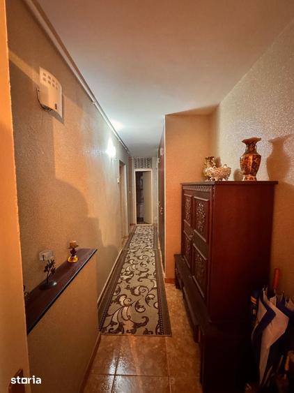 Apartament cu 4 camere decomandat în Exterior Vest