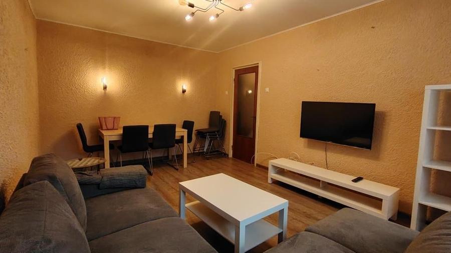 Apartament cu 4 camere în Drumul Taberei