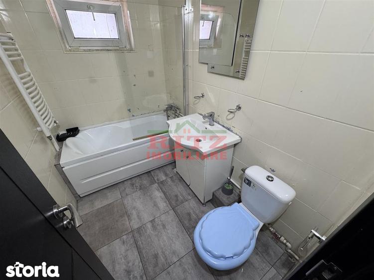 Apartament cu 3 camere semidecomandat în Ultracentral