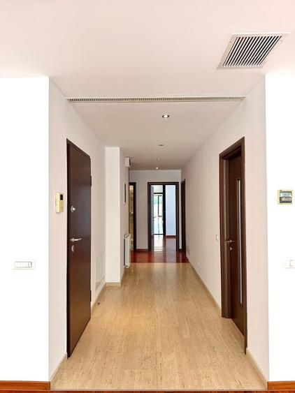 Apartament cu 4 camere decomandat în Dorobanți