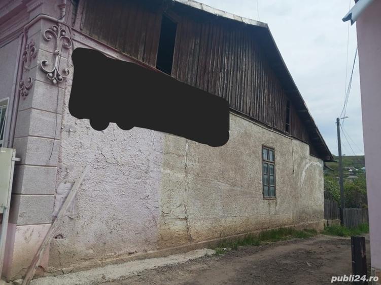 Casă cu 6 camere în Berești