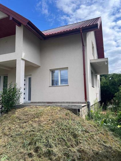 Casă cu 3 camere în Șcheia