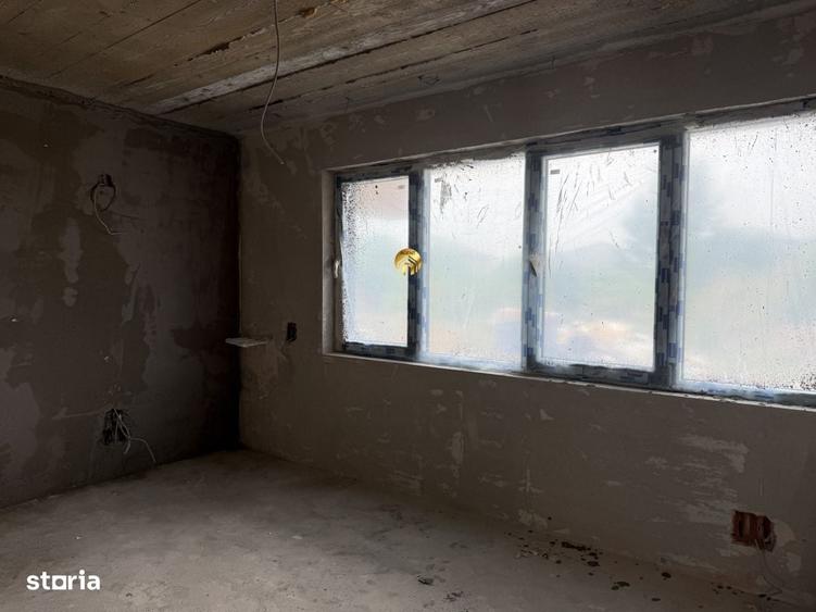 Casa de vanzare, P+2, 4 camere, 3 bai, terasa superba - 2