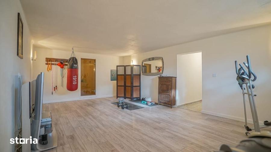 Casă cu 5 camere cu Teren 700 Mp în Codlea