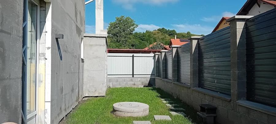 Casă cu Teren 500 Mp în Corunca
