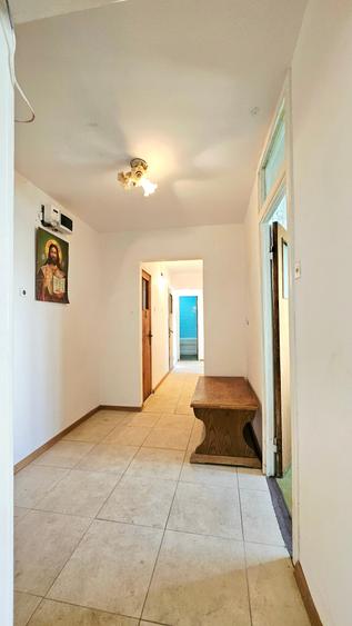 Apartament cu 3 camere decomandat în Dristor