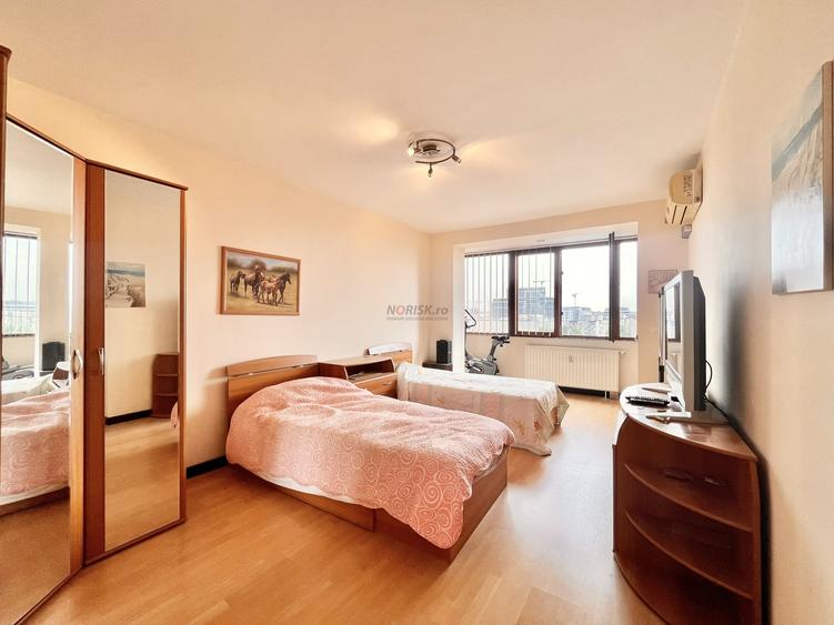Apartament cu 3 camere semidecomandat, mobilat în Tineretului