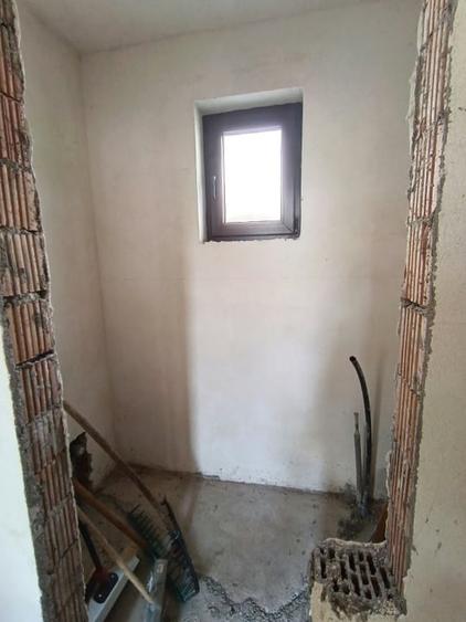 Casă individuală cu 4 camere cu Canalizare în Valea Borcutului
