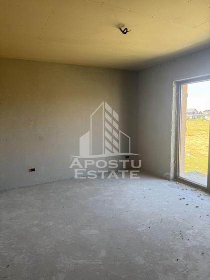 Casă cu 5 camere cu Teren 602 Mp în Ghiroda