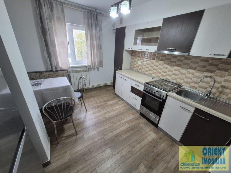 Apartament cu 2 camere decomandat în Faleza Nord