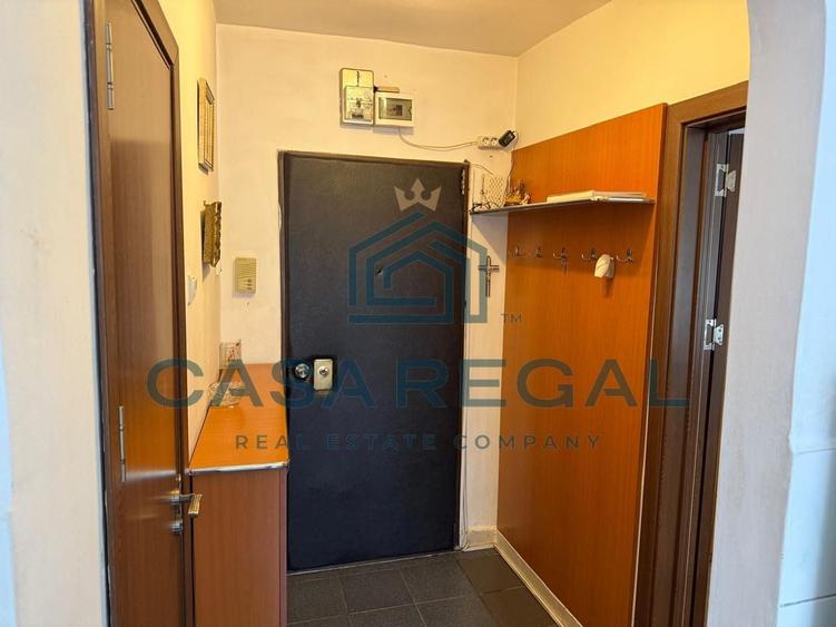 Apartament cu 2 camere semidecomandat, mobilat în Central — fotografia 3