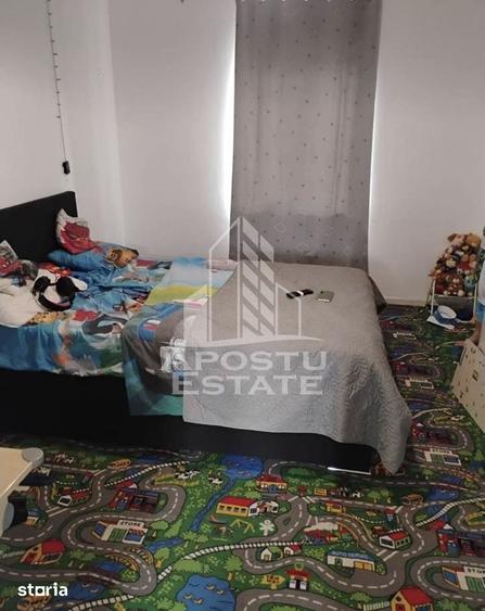 Casă cu 4 camere cu Teren 300 Mp în Remetea Mare