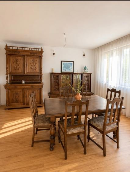 Casă cu 5 camere cu Garaj în Săliștea