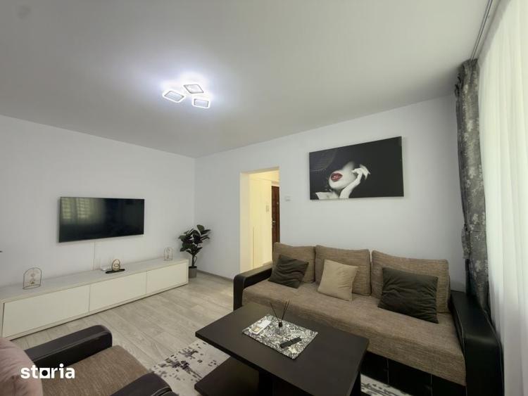 Apartament cu 3 camere în Calea București