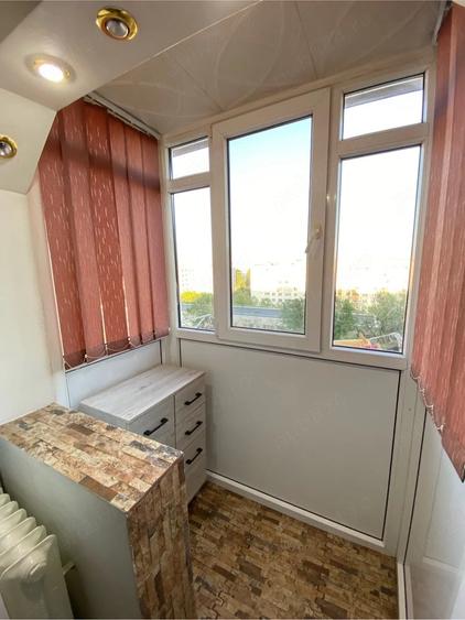 Apartament cu 2 camere decomandat în Titan